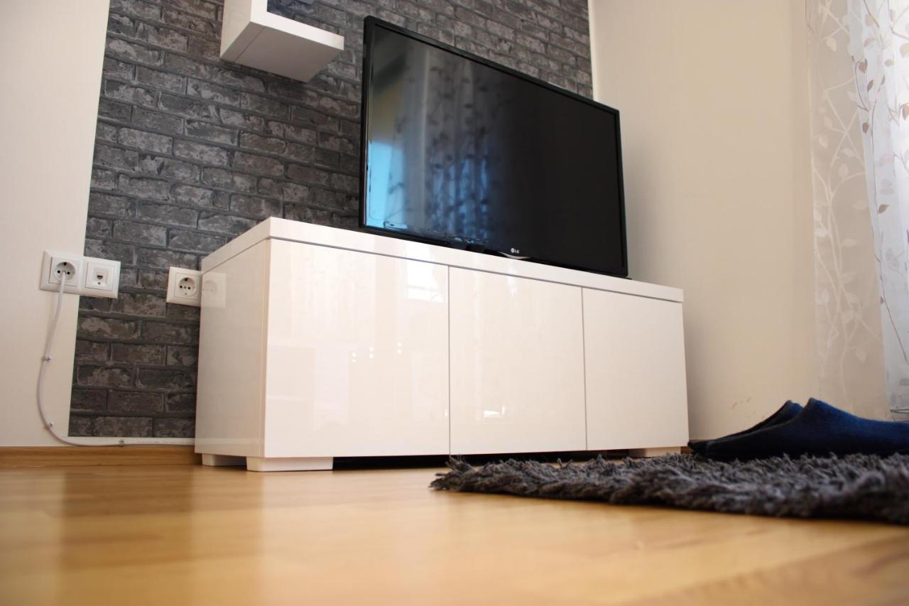 Studio Apartman Miljacka 13 Sarajevo Bagian luar foto