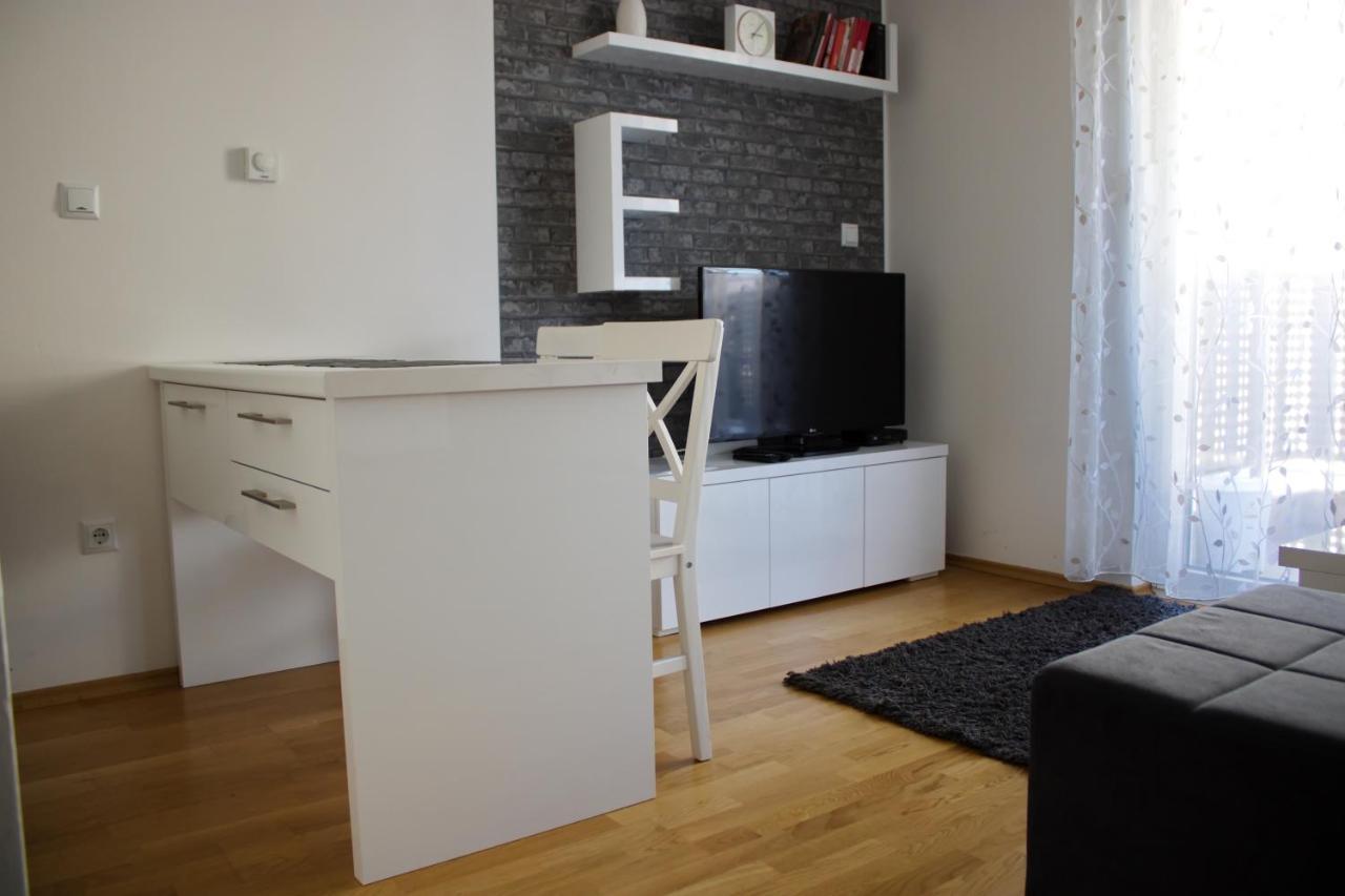 Studio Apartman Miljacka 13 Sarajevo Bagian luar foto